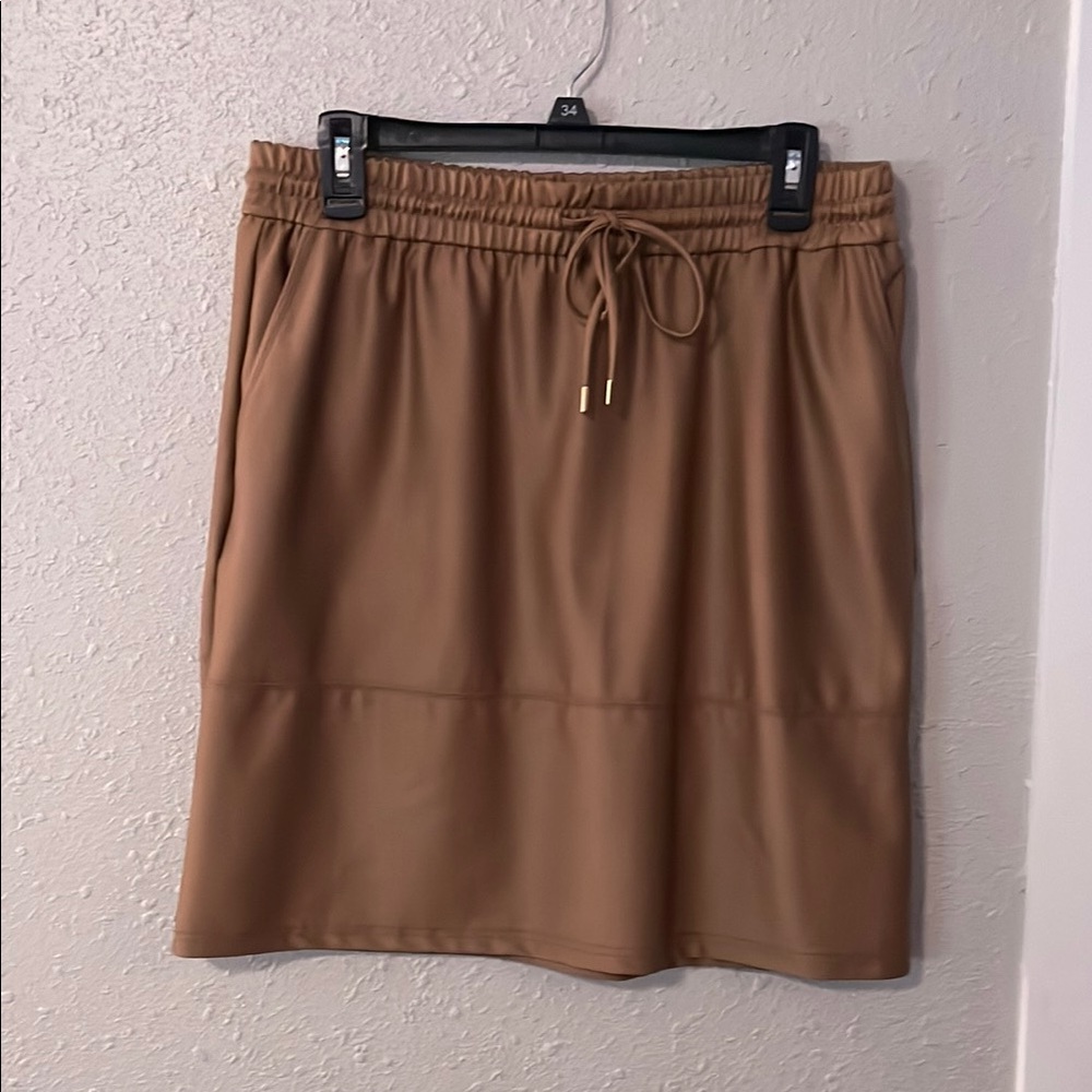 Elegant Tan Skirt